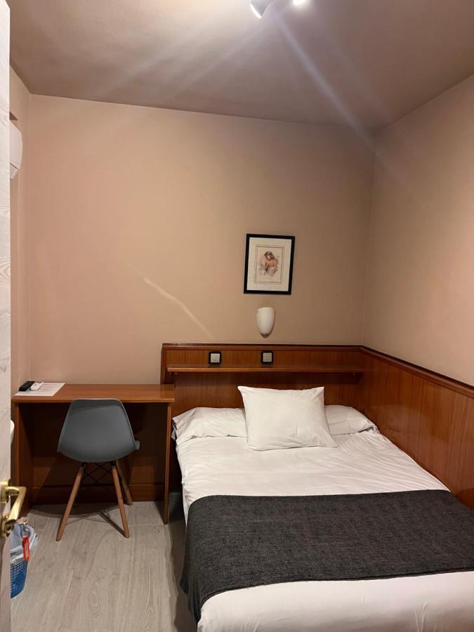 Hostal Arenal Zaragoza Eksteriør billede